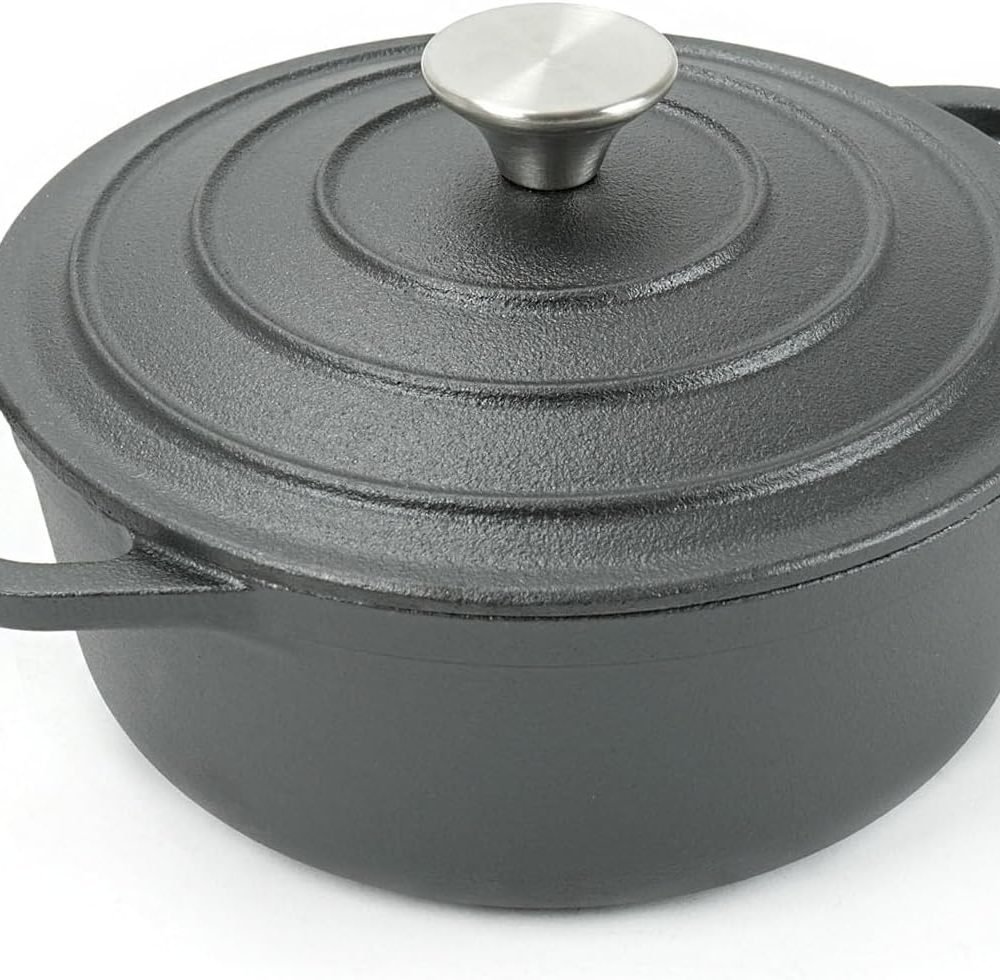 HAWOK Cast Iron Pre-seasoned Mini Dutch oven Dia. 18 cm/7 inch 1.5 Quart with Silicone Bread Sling Black