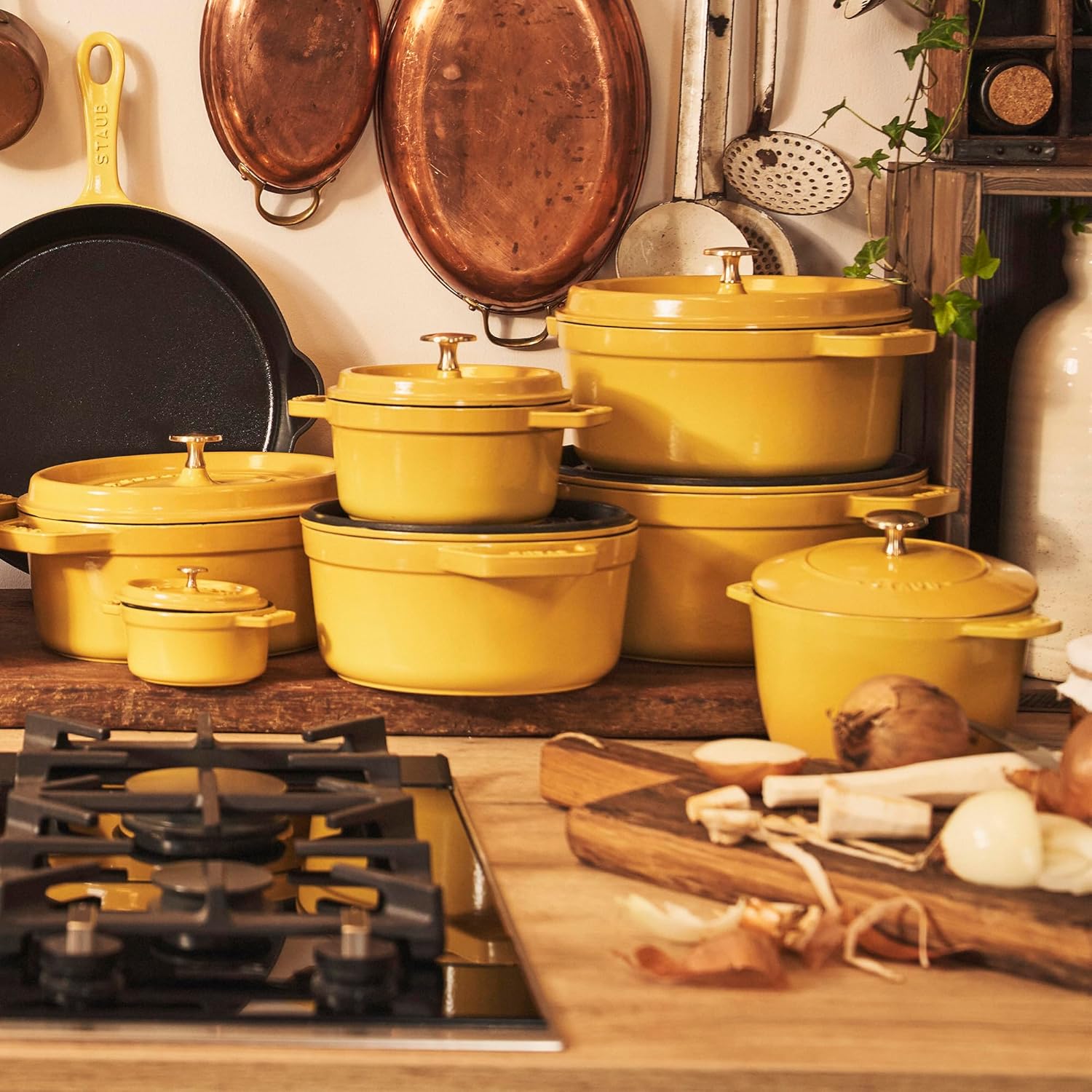 Staub Cast Iron Round Cocotte, Dutch Oven, 7-quart, serves 7-8, Made in France, Citron - Image 8